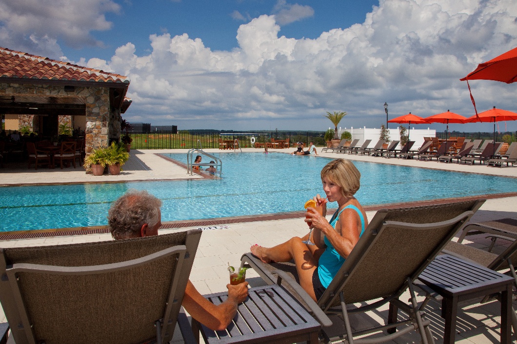 Bella Collina Pool-1