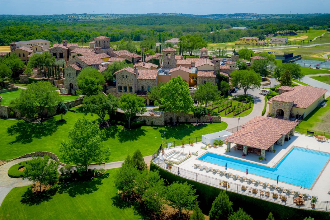 Bella-Collina-Luxury-Clubhouse-Pool-Wedding-Venue-Aerial-View-1
