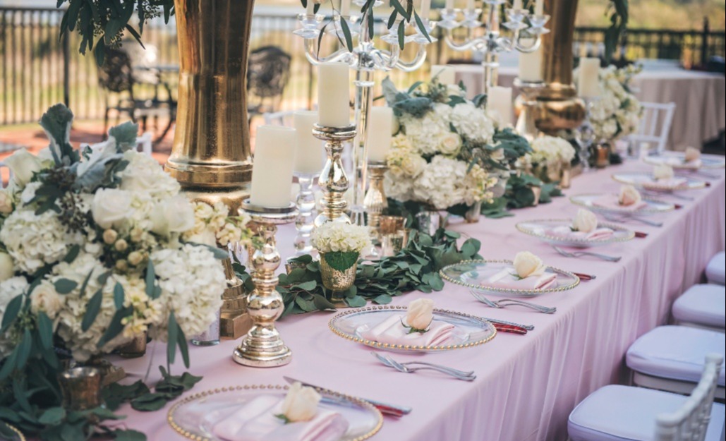 Bella-Collina-Wedding-Dining-Table-Setup-Floral-And-Candles