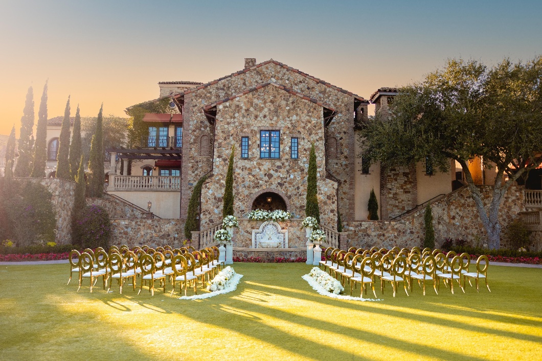 Bella Collina Grand Lawn