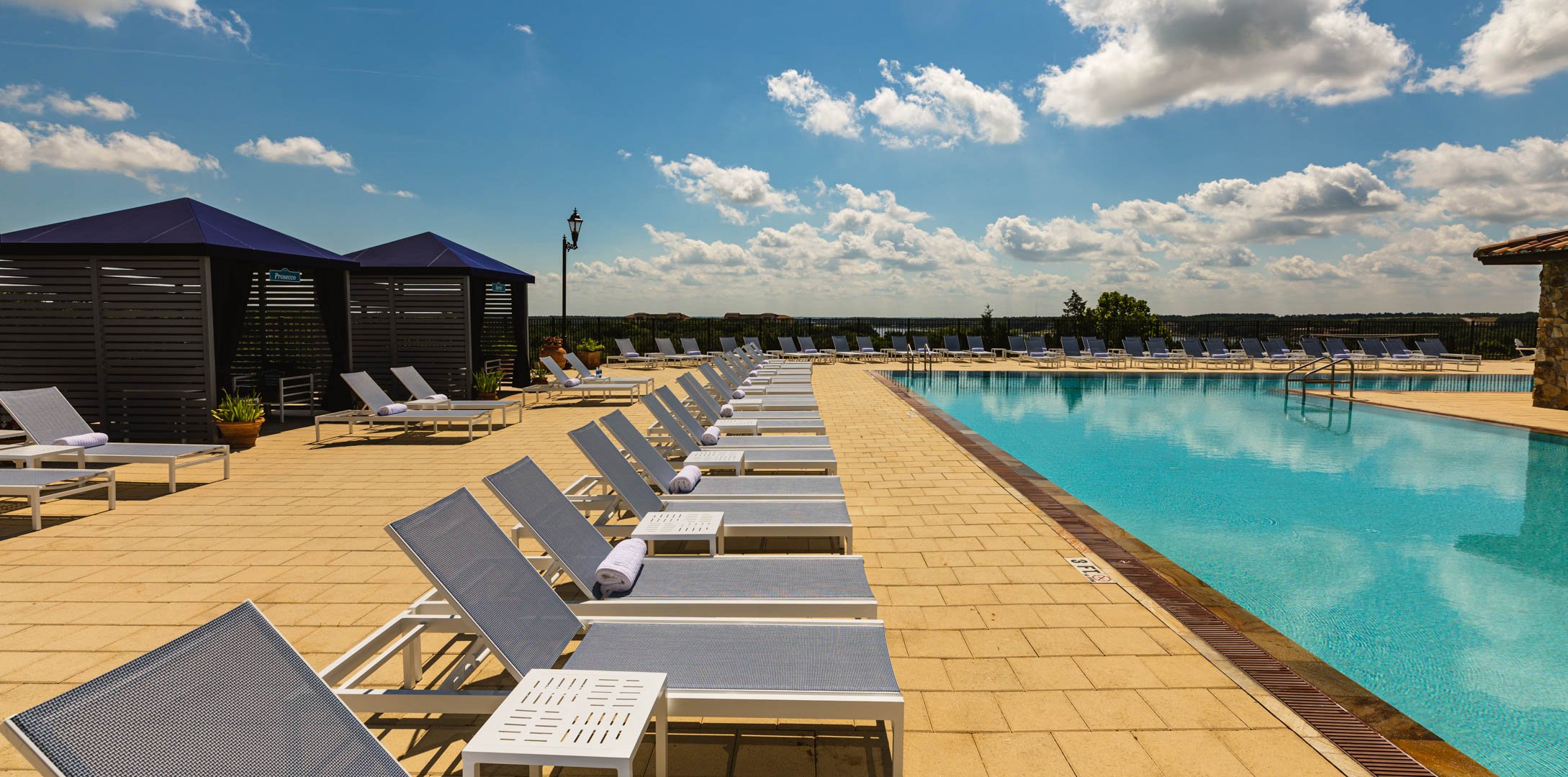 La Piscina At Bella Collina