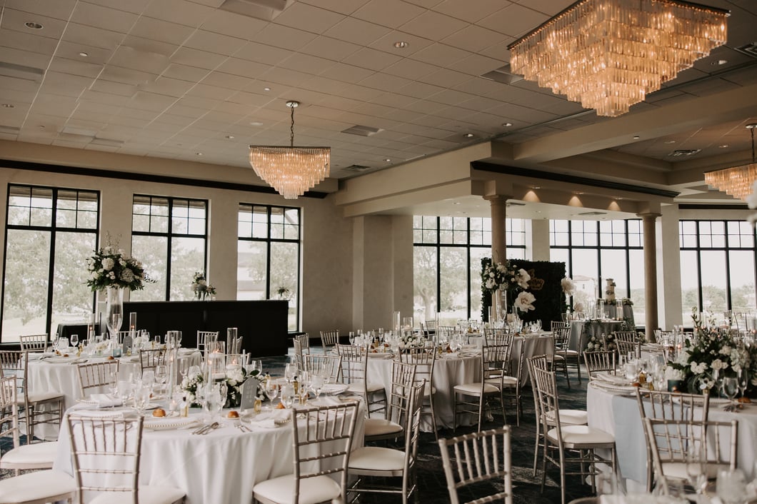 Luxury-wedding-ballroom-setup