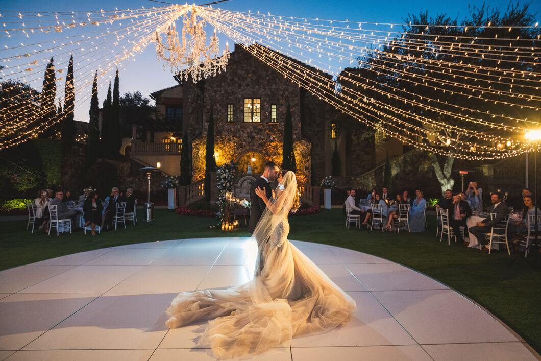 What's Hot in Wedding Trends for 2025: A Luxurious Take